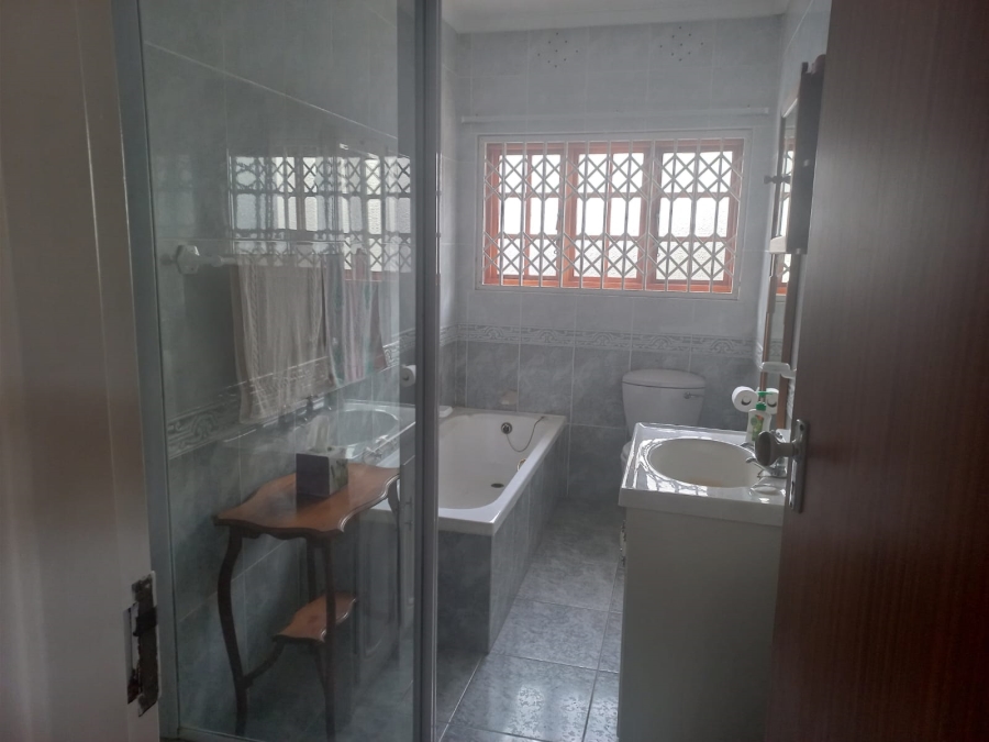 4 Bedroom Property for Sale in Gonubie Eastern Cape